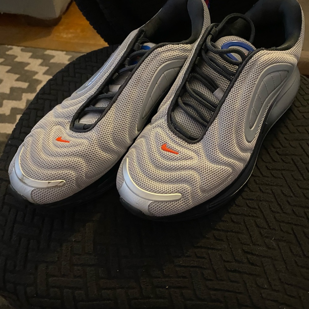 Nike Boys Gray and Black Air Max Sneakers